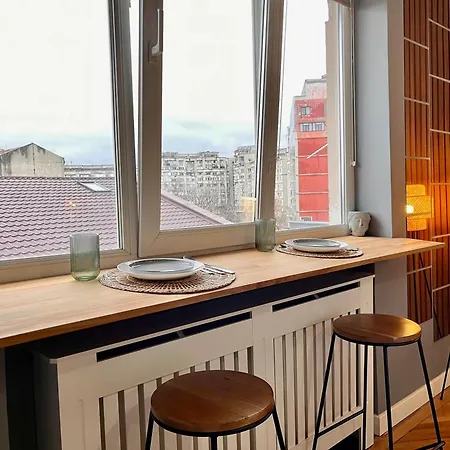 Апартаменти Wooden House Бухарест