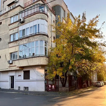 Wooden House 아파트
