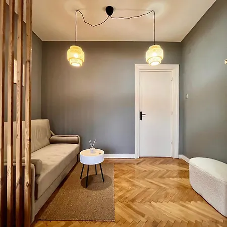 Wooden House 아파트